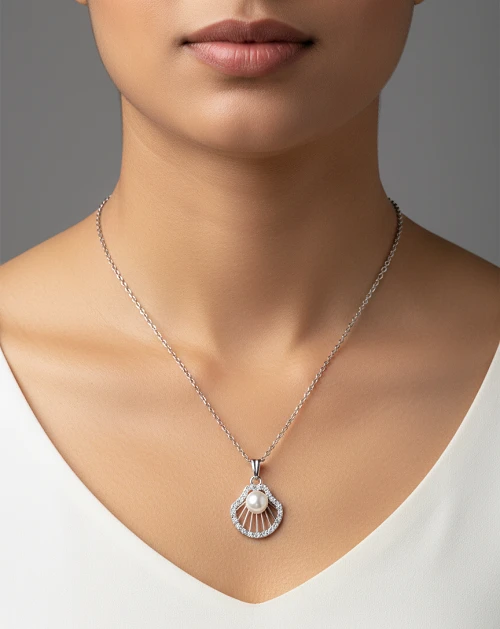 Shell Pendant Necklace – Stylish Love Gift for Her